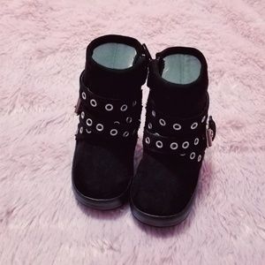 Stuart Weitzman infant booties for baby. Size 2.